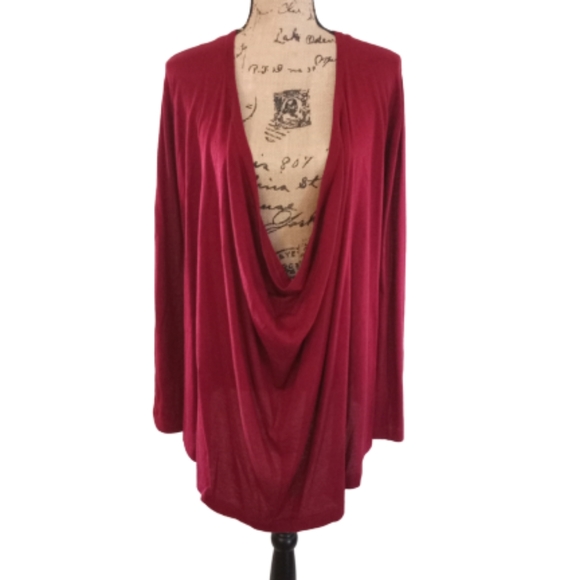 Neiman Marcus Tops - Neiman Marcus Exclusive Rayon/Silk Top